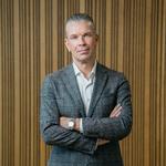 Skærmbeskyttelsesvirksomheden Panzerglass har indført en 4-dages arbejdsuge for ansatte på fem kontinenter. »Som topledelse har vi en forpligtelse til at være modige«, siger coo Casper Aaen. Foto: PR-foto: Marcus Møldrup