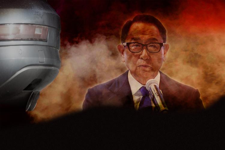 Akio Toyoda, der er barnebarn af Toyotas grundlægger, var koncernens topchef i 14 år, før han i april skiftede job til bestyrelsesformand. I den tid har han aktivt prøvet at bevare Japans produktion af benzin- og hybridbiler. Originalfoto Athit Perawongmetha og Marijan Murat. Collage: Mattis Bach