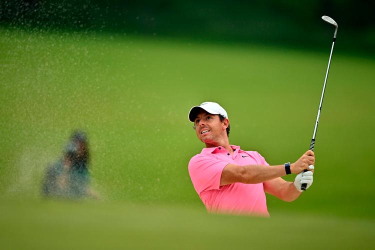     TORONTO, ONTARIO - JUNE 11: Rory McIlroy of Northern Ireland blasts from a bunker for his third shot on the 8th hole during the final round of the RBC Canadian Open at Oakdale Golf &amp; Country Club on June 11, 2023 in Toronto, Ontario. Minas Panagiotakis/Getty Images/AFP (Photo by Minas Panagiotakis / GETTY IMAGES NORTH AMERICA / Getty Images via AFP)   Foto: Minas Panagiotakis/Ritzau Scanpix