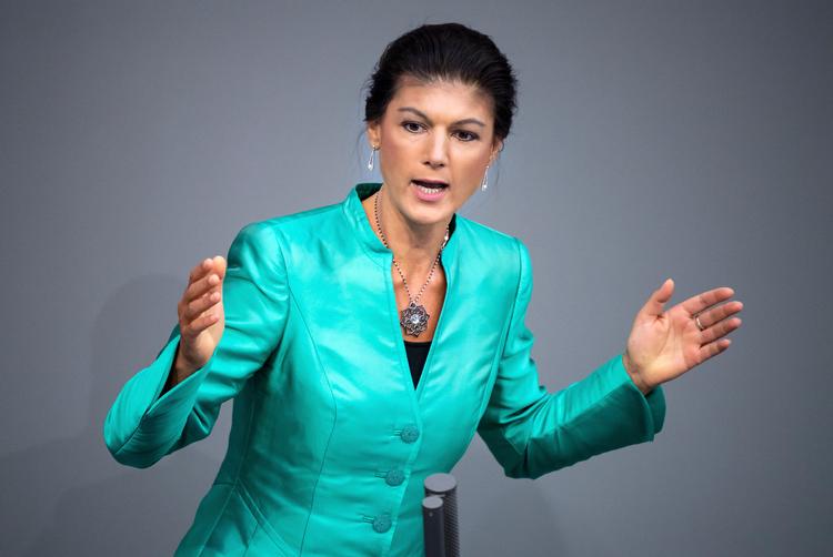 Sahra Wagenknecht har tidligere været leder af Die Linke i det tyske parlament, men nu spekuleres der ihærdigt på, om hun har tænkt sig at danne et nyt parti. Selv om hun (endnu) ikke har gjort det, siger en fjerdedel af vælgerne, at de godt kunne finde på at stemme på hende. 
 Arkivfoto Bernd von Jutrczenka