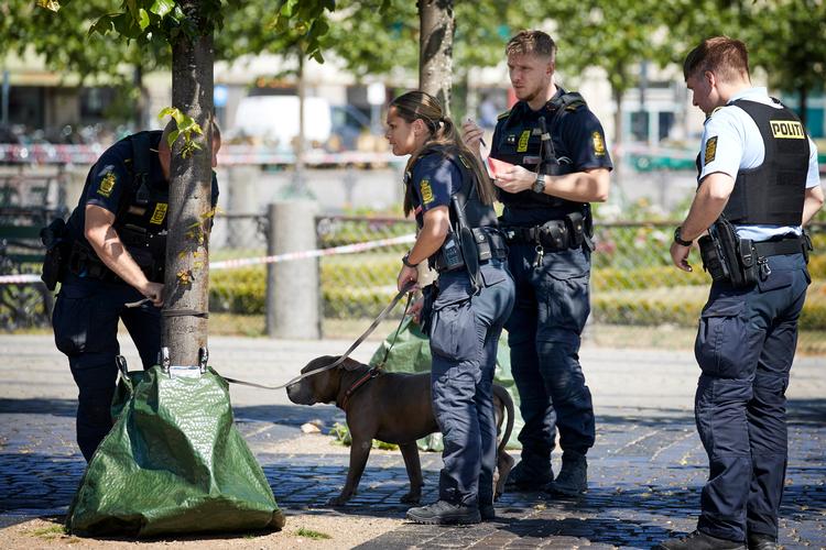 En 36-årig mand, som onsdag blev skudt og såret af politiet på Kongens Nytorv i København, sigtes for at have truet flere betjente med en kniv. Foto: Jens Dresling