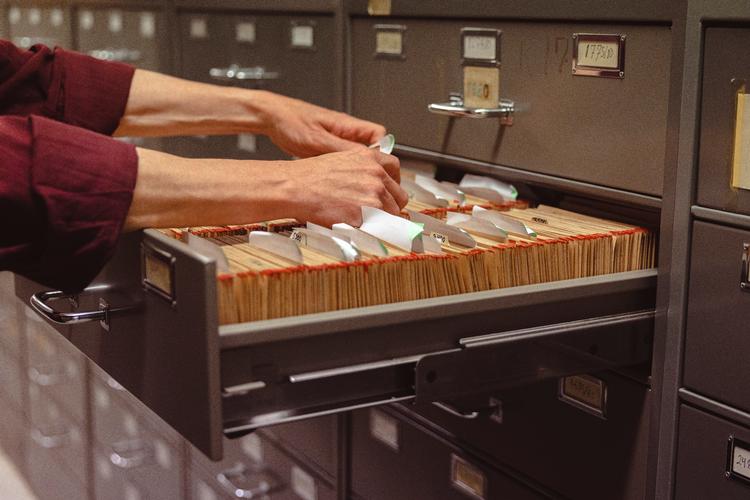 I dette arkivskab har billederne af de side 9-pigerne været opbevaret. Fremover skal de opbevares i et skab, som kun Ekstra Bladets ansvarshavende chefredaktør har adgang til.  Foto: Anders Holst Pedersen