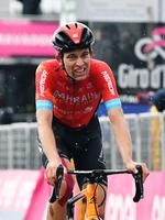 Gino Mäder styrtede voldsomt på den afsluttende nedkørsel af torsdagens etape i Tour de Suisse og afgik fredag ved døden. Billedet er fra en etape i årets Giro d'Italia. Foto: Jennifer Lorenzini/Ritzau Scanpix