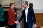 Både Mette Frederiksen og Jakob Ellemann-Jensen bør være de første til at se, at dansk politik akut har brug for en afklaring, skriver chefredaktør Christian Jensen.  Foto: Finn Frandsen