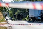 Politiet var talstærkt til stede ved Loch Ness ved Kalundborg, hvor den 56-årige blev fundet søndag morgen.  Foto: Jokum Tord Larsen/Ritzau Scanpix