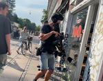 Politiet var tirsdag aften massivt tilstede efter et skyderi på Nørrebrogade. En person er blevet ramt, men er uden for livsfare. Foto: Oliver Kløvedal Reich