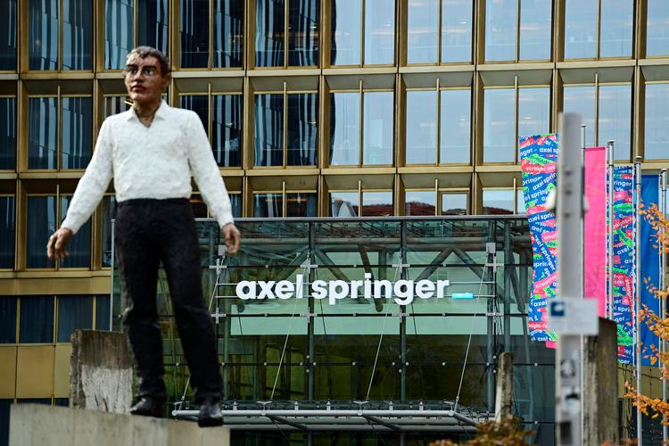 Det er mediekoncernen Axel Springer SE, der har meldt den store sparerunde ud.  Foto: Ina Fassbender/Ritzau Scanpix