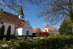 Engestofte Kirke og Gods ligger i den østlige del af Naturpark Maribosøerne, 4 km fra Maribo, og er en afstikker værd, ikke bare på grund af stedet og de naturskønne omgivelser, men også kirkens Mariaalter, som oprindelig stod i klosterkirken i Maribo, men som røg ud med Luther.  Foto: Malin Kristina Westerlund 