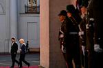 Chiles præsident, Gabriel Boric, taler med Ursula Von Der Leyen i hovedstaden, Santiago. Von der Leyen er på en omfattende rundrejse i Latinamerika.  Foto: Martin Bernetti/Ritzau Scanpix