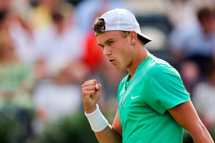 Holger Rune er klar til kvartfinalen i ATP 500-turneringen på Queen’s Club i London. Onsdag slog han Ryan Peniston med cifrene 6-3, 6-4 efter knap halvanden times tennis. Foto: Adrian Dennis/Ritzau Scanpix