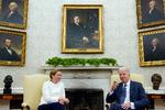 Mette Frederiksen blev af flere medier nærmest allerede blevet udråbt til ny generalsekretær i Nato, både før og efter at hun besøgte Joe Biden i Det Hvide Hus. Men nu ser det ud til, at norske Jens Stoltenberg fortsætter. Det får dog ikke det politiske kommentariat til at lukke rygtebørsen, lyder det fra Henrik Palle. Foto: Susan Walsh/Ritzau Scanpix