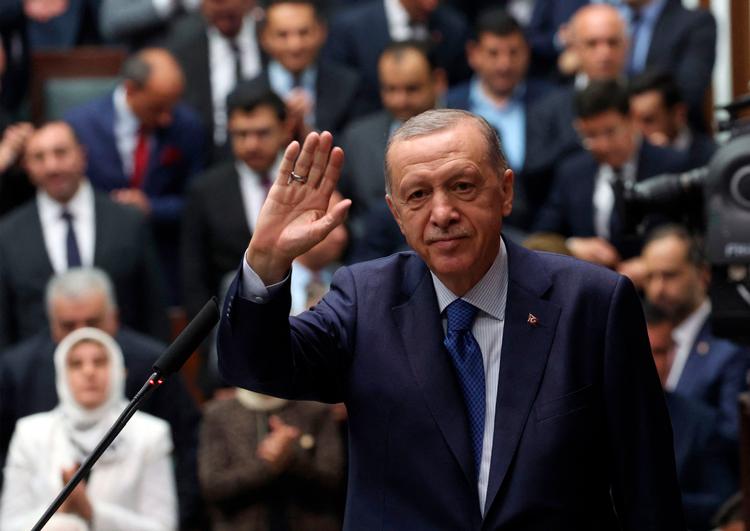 For at få grønt lys til Nato-medlemskab skal Sverige sætte en stopper for protester fra tilhængere af det kurdiske arbejderparti PKK., siger Erdogan. Foto: Adem Altan/Ritzau Scanpix
