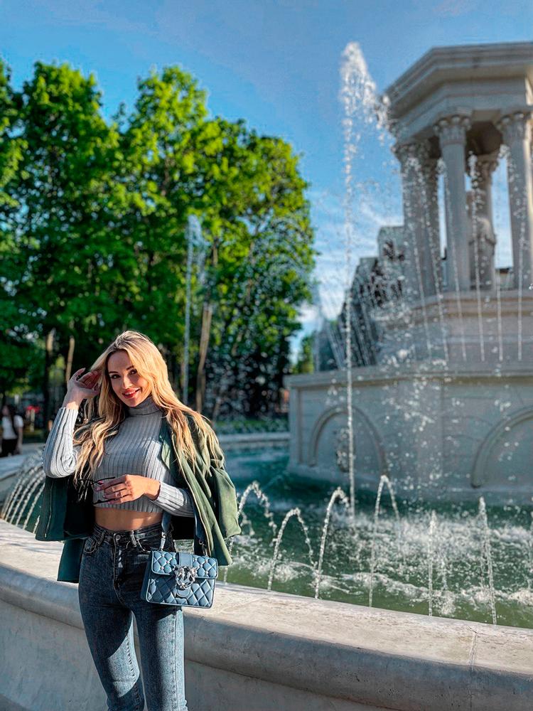 Anna Gromova fotograferet i Voronezj. Her var hun lørdag, da Wagner-gruppen lejesoldater gik ind. Foto: Privatfoto