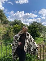 Tekstildesigneren Charlotte Houmann har boet i Spanien i mange år og driver et bed &amp; breakfast-sted i den lille landsby La Vera.  