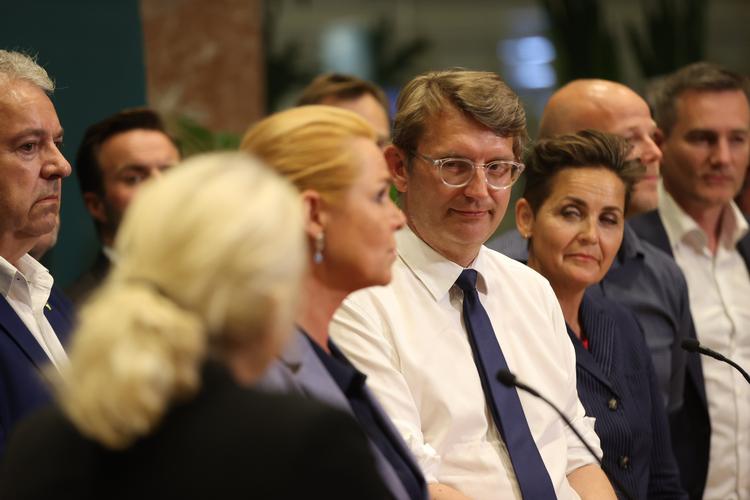 Med i aftalen er SF, Danmarksdemokraterne, Liberal Alliance, De Konservative, Radikale Venstre, Dansk Folkeparti og Nye Borgerlige. Foto: Finn Frandsen