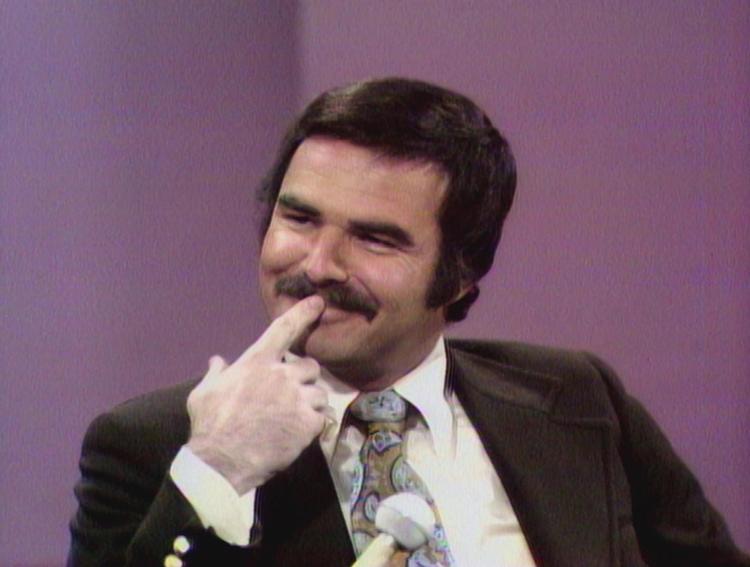 Burt Reynolds havde et glimt i øjet, som lovede solid råsex uden grænser, og en rap tunge, der især brillerede i talkshows og interviews.  Foto: Framegrab