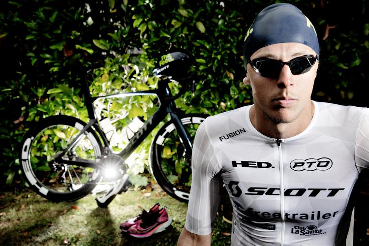 Magnus Ditlev får en medalje med hjem fra VM på ironman-distancen i Nice. Foto: Martin Lehmann