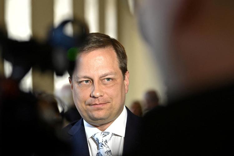 Den finske minister for økonomisk udenrigshandel, Vilhelm Junnila, har undskyldt for sine nazivenlige udtalelser, men så sig fredag alligevel nødsaget til at trække sig. Foto: Lehtikuva/Ritzau Scanpix