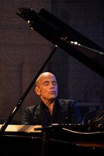 Norske Tord Gustavsen var fra først til sidst intenst til stede i musikkens strøm. Foto: Finn Frandsen