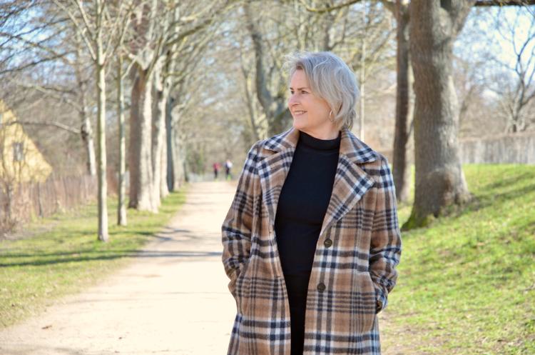 »Jeg føler ikke, jeg er kræsen, jeg har søgt masser af job under mit eget uddannelsesniveau: receptionist, piccoline, pædagogmedhjælper, men jeg bliver jo ikke engang kaldt til samtale«, fortæller Bolette Agerschou. Privatfoto: Anne Berg