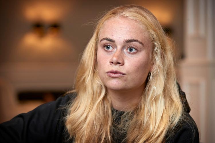 Kathrine Kühl har bidt sig fast på det danske kvindelandshold, men i den engelske storklub Arsenal må hun tage til takke med det, hun kan få. Foto: Jens Dresling