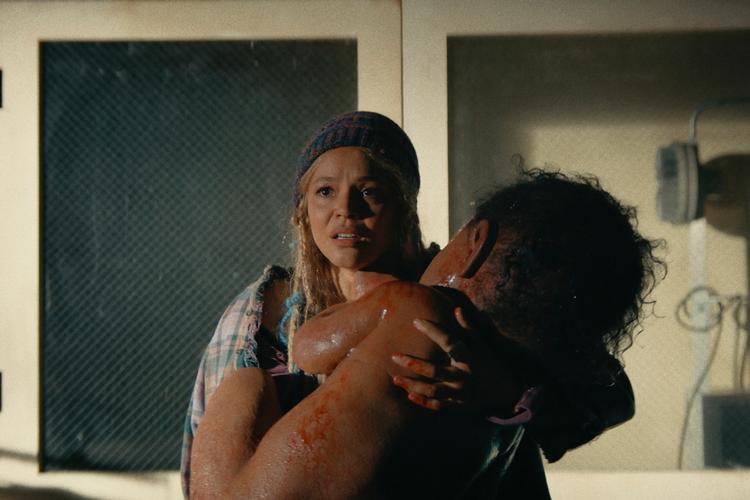 Noget af en baby.  Foto: Amazon Prime Video