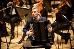 Akkordeonspilleren Bjarke Mogensen er en suveræn solist på nyt album, hvor han spiller musik af den danske komponist Martin Lohse. Arkivfoto Martin Rosenauer