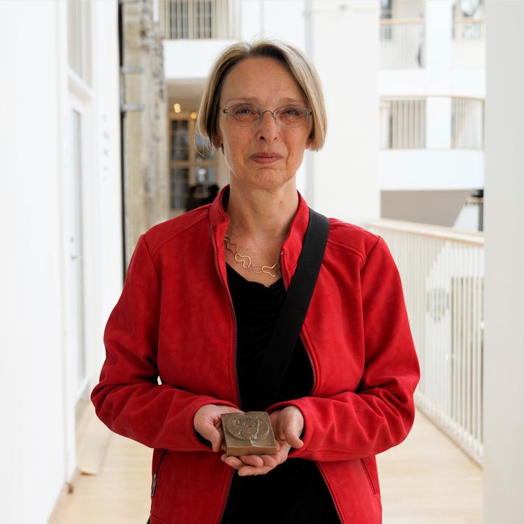 Sidster år modtog Vibeke Anderssobn Møller Kulturministeriets forskningspris, Julius Bomholt-prisen, for sit arbejde med at fremme dansk 1960'er-arkitektur.  Foto: Foto Niels Almer, Nationalmuseet