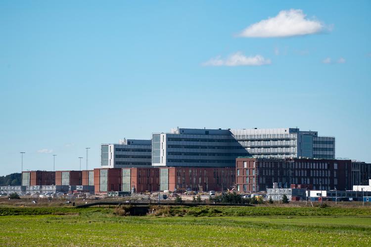 Nyt Aalborg Universitetshospital står ifølge Nordjyske tidligst færdigt i 2026. Det er en forsinkelse på seks år. Foto: René Schütze/Fotograf René Schütze