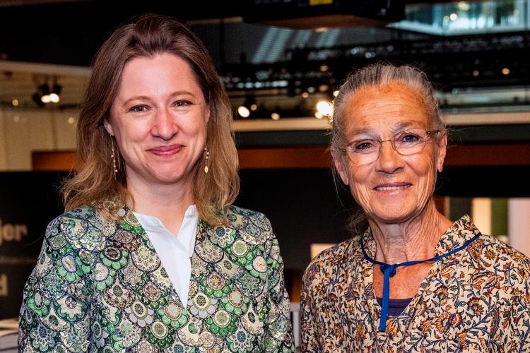 Den socialdemokratiske overborgmester Sophie Hæstorp ses her i selskab med sin afdøde partifælle, Ritt Bjerregaard, til en bogreception i 2021. I dag ønsker politikeren at hædre sin forgænger med en buste. Foto: Martin Sylvest/Ritzau Scanpix 2021.   Foto: Martin Sylvest/Ritzau Scanpix