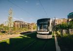 H.C. Andersens Hus ser noget anderledes ud fra dengang, det blot var et pastelgult bindingsværkshus. Siden 2021 har en lille, magisk by af oplevelser ligget klar til opdagelse, og der er rigeligt at se for både børn og voksne. Museet er tegnet af den japanske arkitekt Kengo Kuma.  Foto: Daniel Jensen/VisitOdense