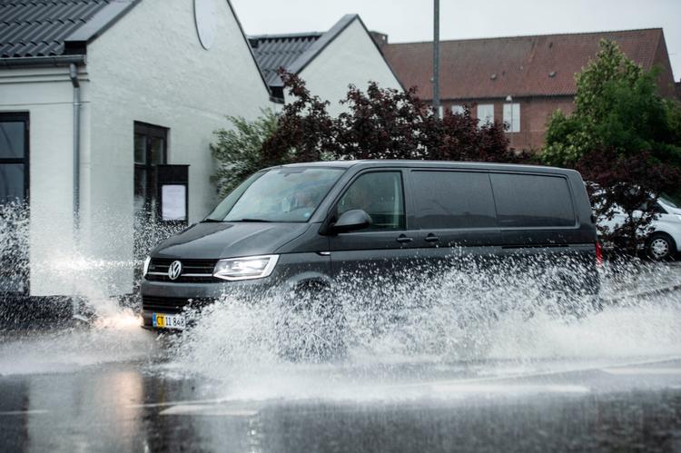 Kraftigt regnvejr ramte Svendborg mandag den 10. juli 2023. Foto: Tim Kildeborg Jensen/Ritzau Scanpix