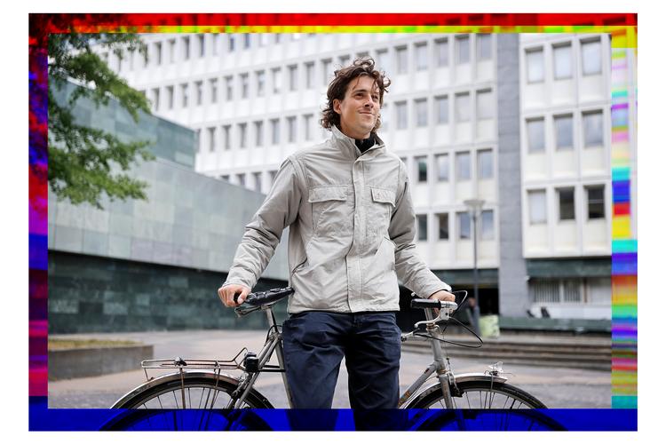 Emil Giraldi (26) forlod sociale medier for at få kontrollen, nærværet og fordybelsen tilbage.  Foto: Jens Dresling