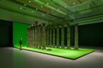 Udstillingen med Abbas Akhavan er delt mellem Glyptoteket og Copenhagen Contemporary, der viser den monumentale installation af søjler fra et af Islamisk Stat bombet område i Syrien. Foto: David Stjernholm