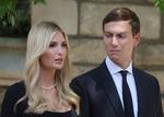 Jared Kushner sammen med Donald Trumps datter Ivanka Trump. Parret er fotograferet i juli sidste år.  Foto: Brendan Mcdermid/Ritzau Scanpix