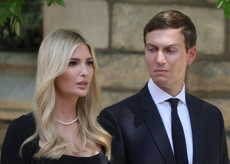 Jared Kushner sammen med Donald Trumps datter Ivanka Trump. Parret er fotograferet i juli sidste år.  Foto: Brendan Mcdermid/Ritzau Scanpix