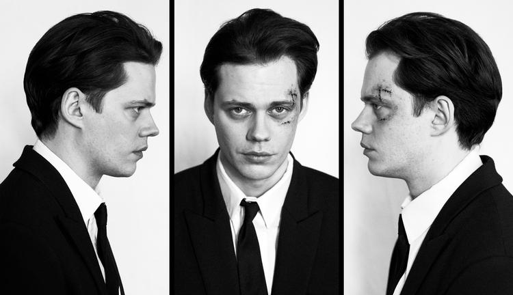 Vaneforbryderen Clark Olofsson var sidste år omdrejningspunkt for Netflix-serien 'Clark', hvor han spilles af Bill Skarsgård (foto). Nu udgiver et forlag et bog med hans egne røverhistorier. »Skruppelløst«, lyder kritikken. Foto: Eric Broms/Netflix