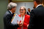 Finlands finansminister, Riikka Purra, der også er leder af partiet De Sande Finner, deltog torsdag midt i stormen omkring hende og hendes parti i sit første møde som finansminister i Bruxelles. Foto: John Thys/Ritzau Scanpix