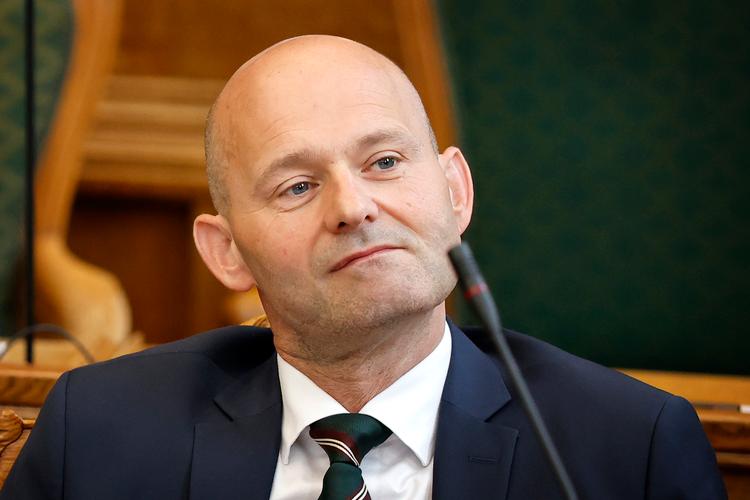 »Jeg tror, vi alle sammen blev overrasket af højesteretsdommen, der viste, at man godt må flage med alle mulige andre flag«, siger Søren Pape Poulsen (K). Foto: Jens Dresling