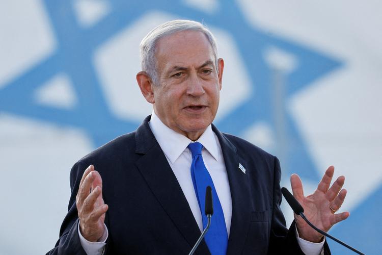 Årsagen, til at Netanyahu blev svimmel, er ifølge hospitalet varmen. Præsidenten opfordrer nu befolkningen til at bruge mindre tid i solen. Foto: Amir Cohen/Ritzau Scanpix