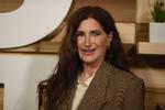 Forrige år var Kathryn Hahn nomineret til en Emmy for sin rolle i 'WandaVision'. I år, hvor billedet er fra, er hun nomineret til en Emmy for rollen i tv-serien 'Tiny Beautiful Things'.  Foto: Richard Shotwell/Ritzau Scanpix