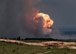 Flere angreb har fundet sted på den russiskannekterede halvø Krim. Her er det detonationen af ammunition på et militært træningsanlæg på Krim onsdag. Foto: Viktor Korotayev/Ritzau Scanpix