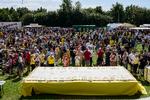 Sidste år blev Jonas Vingegaard blev hyldet af 20.000 mennesker i Glyngøre efter sejren i Tour de France. I år kan han også se frem til at blive fejret, såfremt han beholder den gule trøje helt til løbets afslutning. Foto: Claus Bonnerup