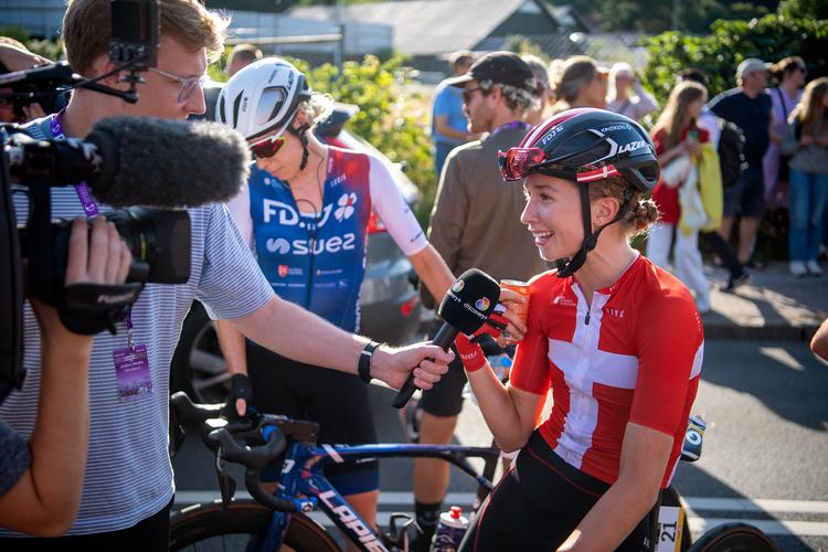 Cecilie Uttrup Ludwig har vundet flere mesterskaber som professionel cykelrytter. I første etape af kvindernes Tour de France søndag kom hun ind som nummer 8. Billedet er fra august 2022. Arkivfoto: Thomas Sjørup
