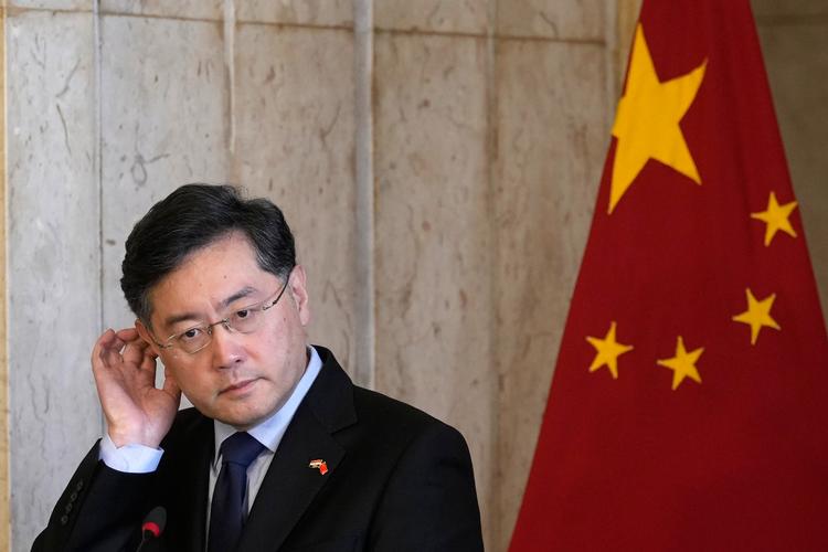 Tirsdag blev Qin Gang fyret som Kinas udenrigsminister efter en kometkarriere. Han er ikke set offentligt i en måned, hans skæbne er uvis. Foto: Amr Nabil/Ritzau Scanpix