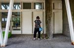Psykiatrisk Center Glostrup på Brøndbyøstervej i Brøndby lørdag den 23. juli 2023. Tre ansatte på Psykiatrisk Center Glostrup blev knivstukket fredag. En 66-årig psykiatr døde. En 41-årig mand er anholdt og har erkendt drab. (Foto: Liselotte Sabroe/Ritzau Scanpix)   Foto: Liselotte Sabroe/Ritzau Scanpix