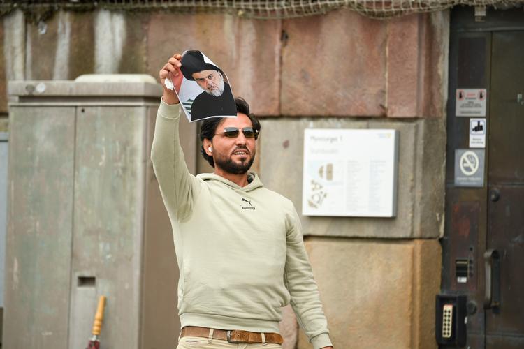 Salwan Momika står bag flere af de seneste koranafbrændinger i Sverige, men ifølge ham selv er han også medlem af Sverigedemokraterna, der er støtteparti for den svenske regering. Foto: 12046 Oscar Olsson/tt/Ritzau Scanpix