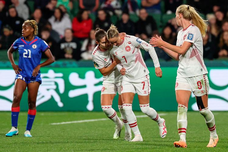 Det var midtbanespilleren Sanne Troelsgaard, der scorede til 2-0. Foto: Colin Murty/Ritzau Scanpix