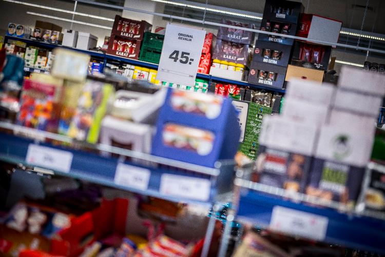 Er vi så fortravlede, at vi slet ikke lægger mærke til, hvor grimt der er i discount-butikkerne?   Foto: Linda Johansen