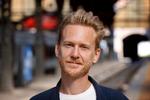 Huxi Bach optræder i rigtig mange af P1's programmer, og selv om han sikkert er både flink og rar, springer Sarah Skarum altså over dem. Foto: Jens Dresling